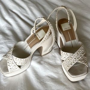Dolce Vita Vanilla Pearl Platform Heel size 6